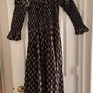 Doen Kaira Dress in Noir Meadowsweet floral print